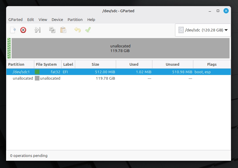 GParted showing 512MB FAT32 EFI partition with boot and esp flags set and 0 operations pending